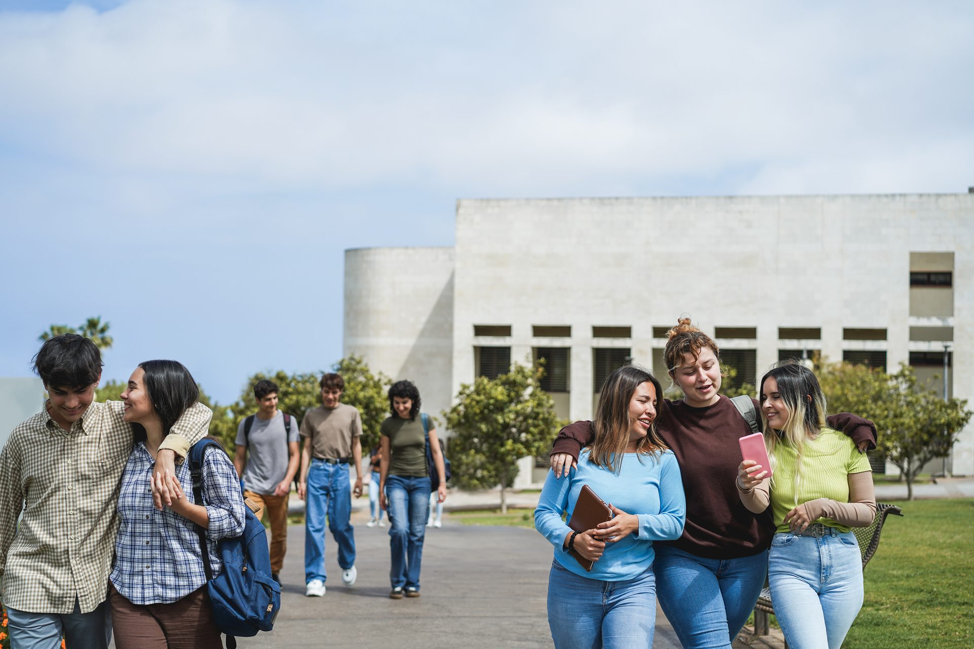 Jovenes universitarios